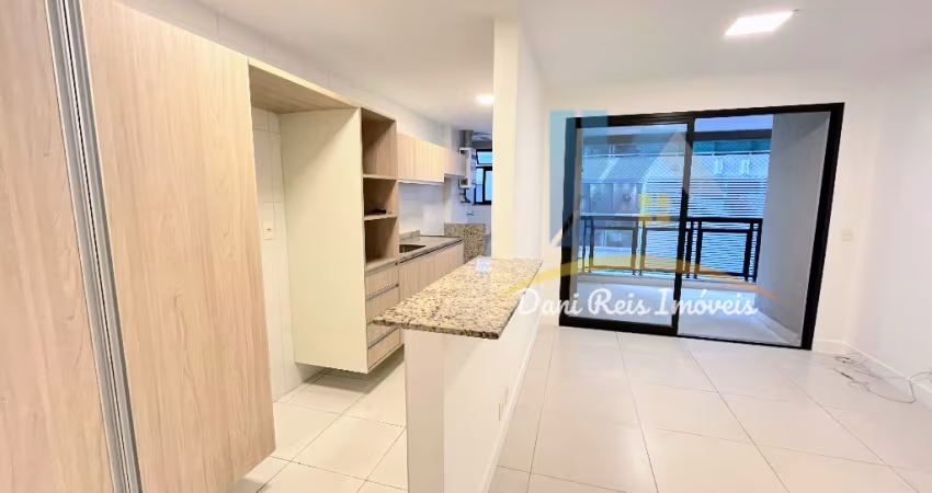 Apartamento de 2 quartos, suite, varanda e vaga.