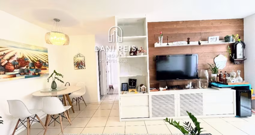 Apartamento com 2 quartos,3 banheiros e 1 vaga.