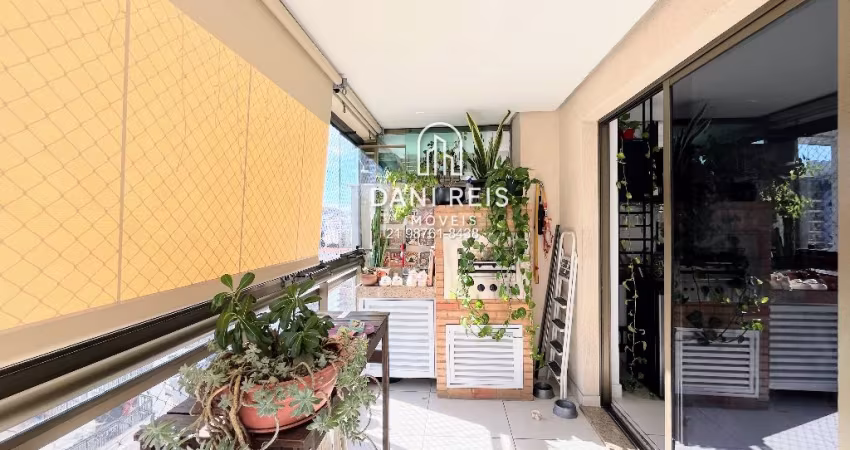 Apartamento de 3 quartos, suíte, varanda e vaga.