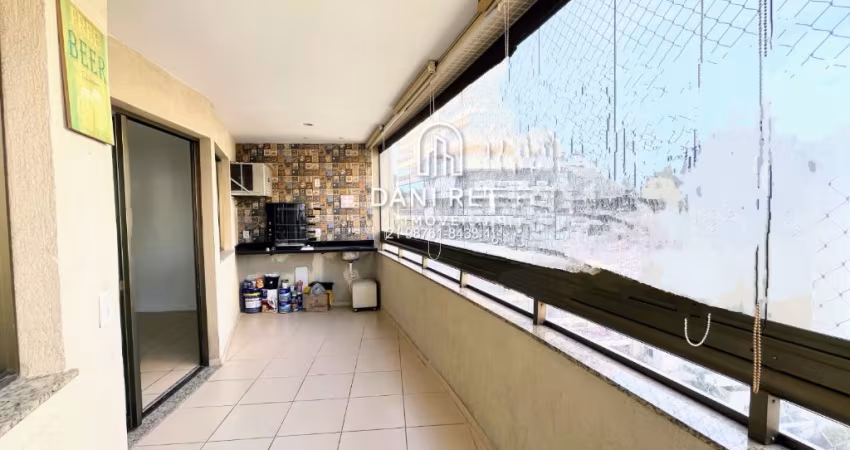 Apartamento de 3 quartos, suíte, varanda e 2 vagas.
