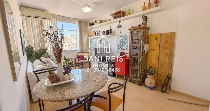 Apartamento de 2 quartos, suíte, dependência e vaga.
