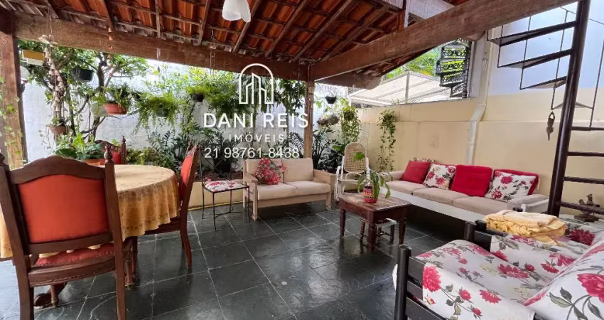 Casa com 4 quartos à venda na Rua Leila Diniz, São Francisco, Niterói
