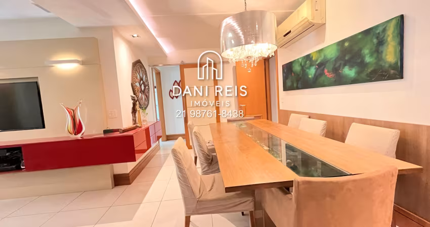 Apartamento de 4 suítes, varandão, 3 vagas e dependência.