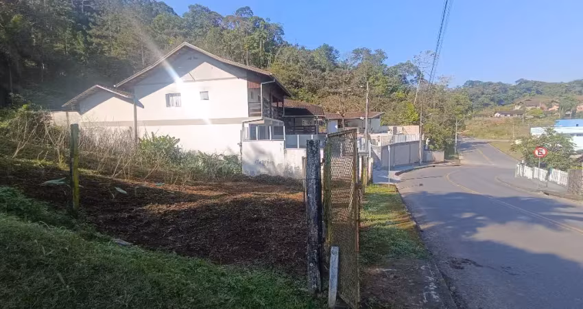Terreno no centro de pomerode pertinho do zoológico ótimo para investimento