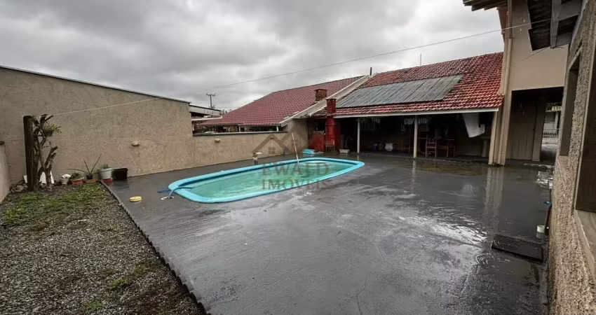 Casa  beira mar na praia do ervino ótima localização rua calçada