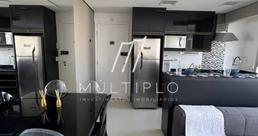 Apartamento totalmente mobiliado em andar alto na Rua Frei Caneca para locação