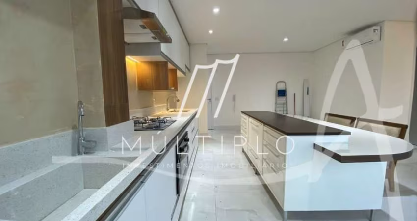 Apartamento para venda mobiliado em Alphaville com 2 quartos e sala ampliada
