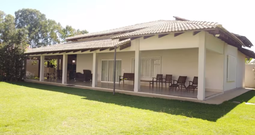 Venda - Casa mobiliada no Condomínio Villagio 2 Chapada dos Guimarães - MT
