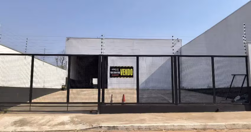 Vendo armazém no bairro são jose no fundo da havan da av. fernando corrêa em cuiabá mt 