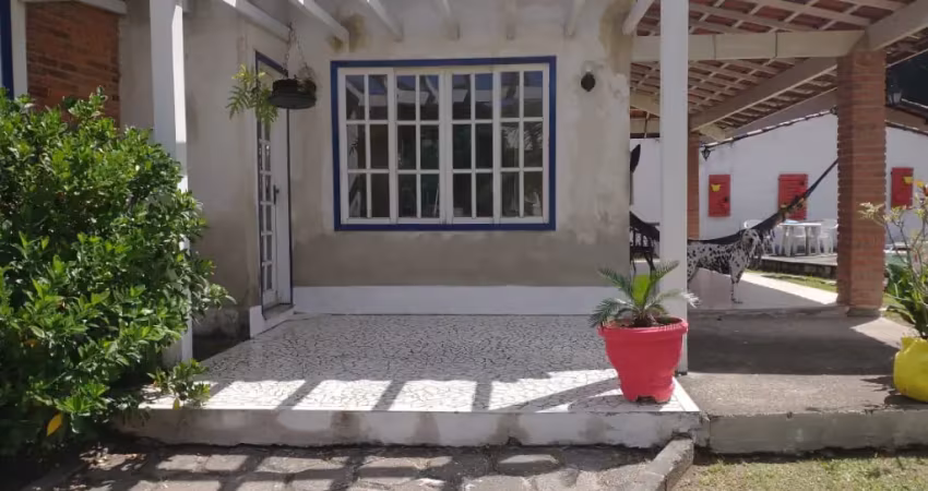 Casa com 2 quartos à venda na Rua Esmeralda Valladares, Itaipu, Niterói