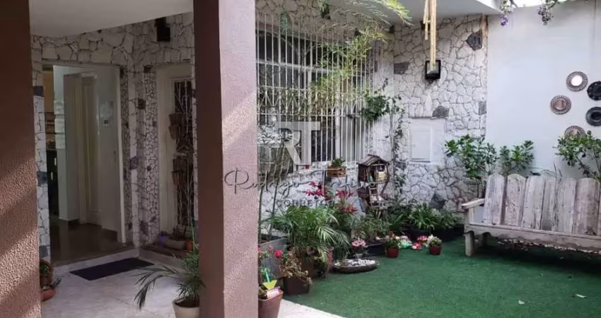 SOBRADO COM EDÍCULA NO FUNDO À VENDA EM ALTO HIGIENÓPOLIS - BAURU - SP