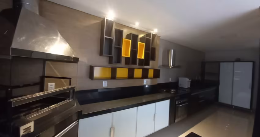 LINDO SOBRADO A VENDA  CONDOMINIO MONTSERRAT