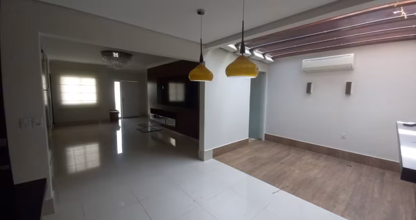 LINDO SOBRADO A VENDA  CONDOMINIO MONTSERRAT