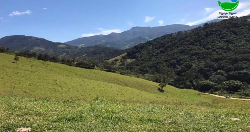 LINDO SÍTIO EM SAPUCAÍ-MIRIM/MG