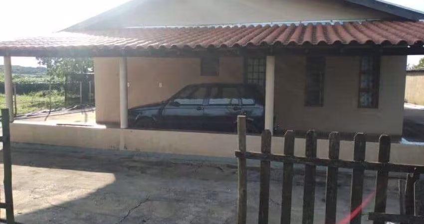 SÍTIO EM FRONTEIRA- MG -  CASA AMPLA COM PISCINA E ESCRITURA REGISTRADA