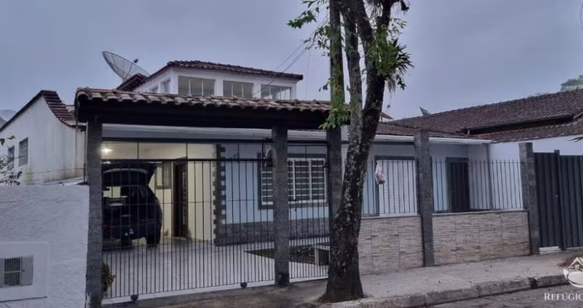 CASA LINDA E AMPLA NO CENTRO DE SÃO FRANCISCO XAVIER