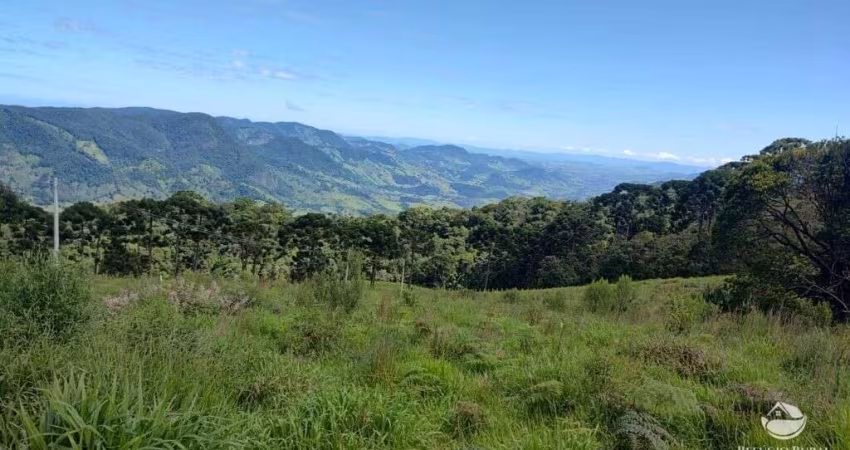 LOTE NA REGIÃO DA SERRA DA MANTIQUEIRA COM VISTA PARA O VALE E MONTANHAS DA REGIÃO