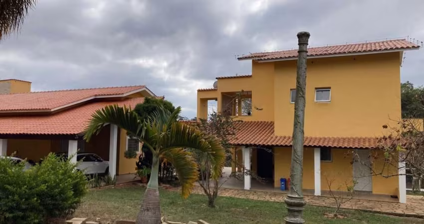 FAZENDA LINDÍSSIMA COM ÓTIMA ESTRUTURA A 17 KM DE LAVRAS/MG