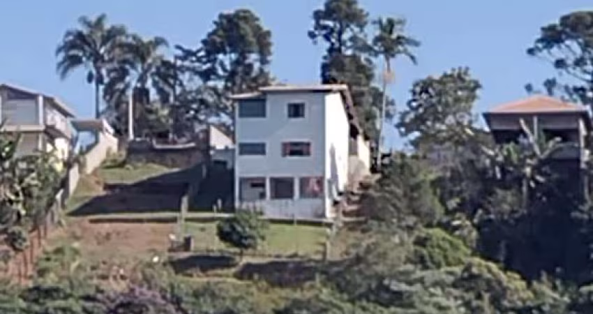 LINDO SOBRADO COM VISTA PANORÂMICA EM MONTEIRO LOBATO/SP