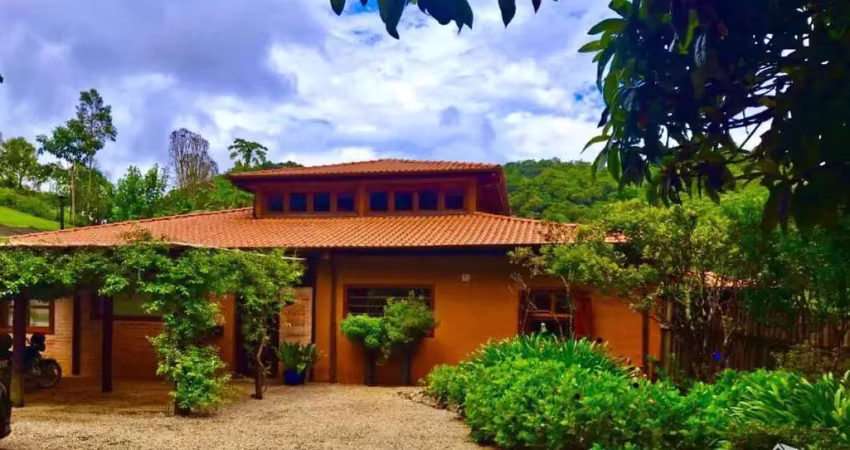Sítio imperdível com casa maravilhosa em são francisco xavier/sjc/sp