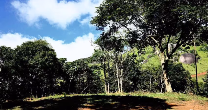 Belo terreno com vista panorâmica em sapucaí-mirim/mg