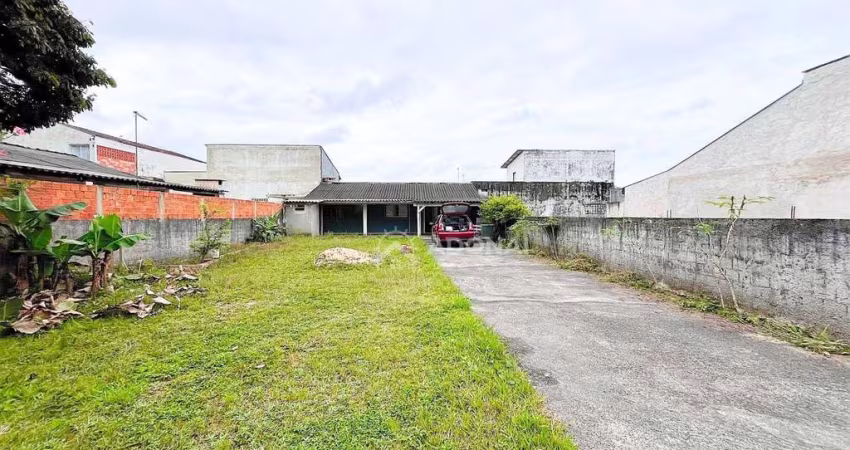 Casa a 3,5 quadras do Mar, com Amplo Terreno, 2 dormitórios à venda, 70 m² por R$ 420.000 - Nereidas - Guaratuba/PR