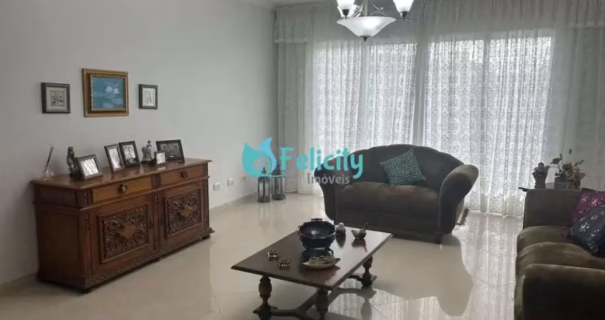 Sobrado 4 dormitórios, 1 suíte, 8 vagas de garagem no jardim regina