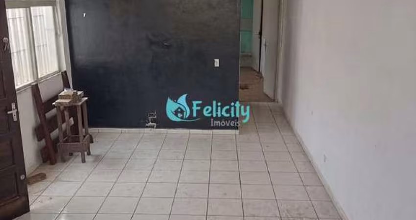 Sobrado com 3 dorms, 1 suíte, 3 vagas, 172m2 no Pq. Maria Domitila