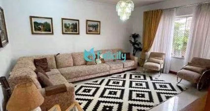 Sobrado com 3 dormitórios, 1 suíte, 5 vagas, 269m2 no Jardim Regina