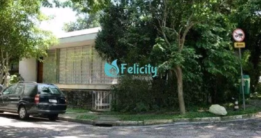 Casa com 4 dorms, 1 suíte, 4 vagas, 306m2 na Vila Madalena