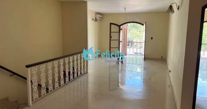 Sobrado com 5 dorms, 300m2 no Jardim Santo Elias