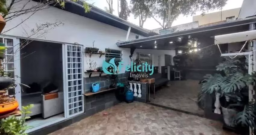 Casa com 2 dorms, 1 suíte, 3 vagas, 202m2 na vila jaguara