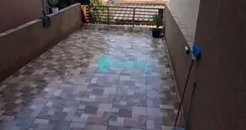 Sobrado com 4 dorms, 1 suíte, 2 vagas, 212m2 no jardim taipas