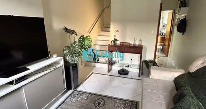 Sobrado em condominio com 2 dorms, 2 vagas, 103m2 na vila mangalot