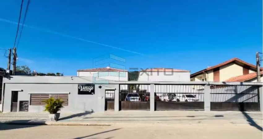 Sobrando em maranduba condomínio fechado com piscina - ubatuba