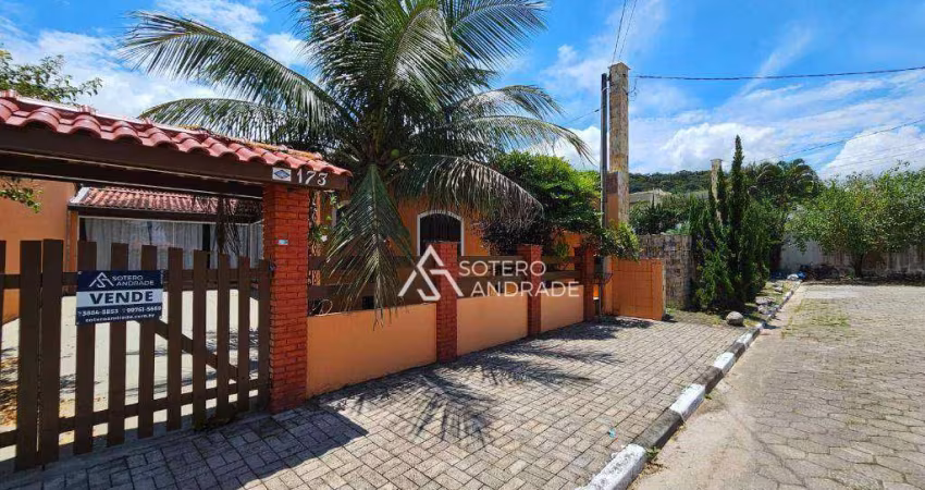 Casa no condomínio Portal Patrimonium, na praia Massaguaçu
