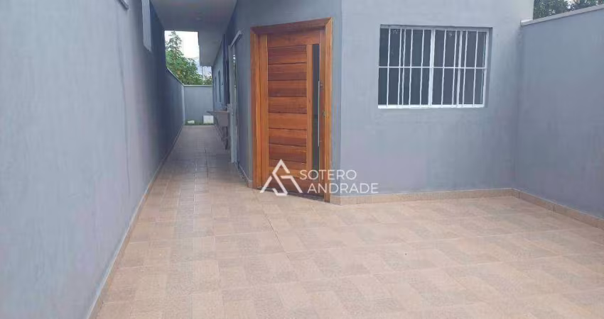 Casa nova no bairro Golfinhos