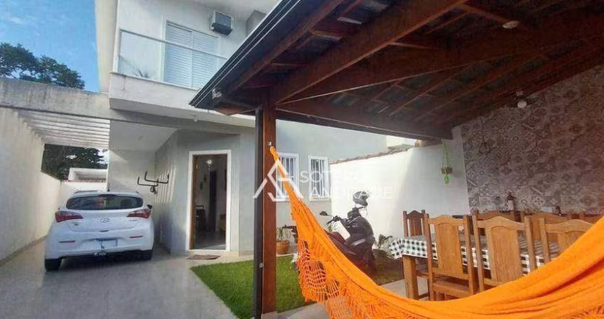 Charmoso residencial na praia Massaguaçu