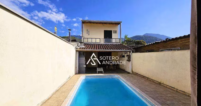 Casa com 3 quartos para alugar na Rua Antônio Alexandre, 526, Massaguaçu, Caraguatatuba