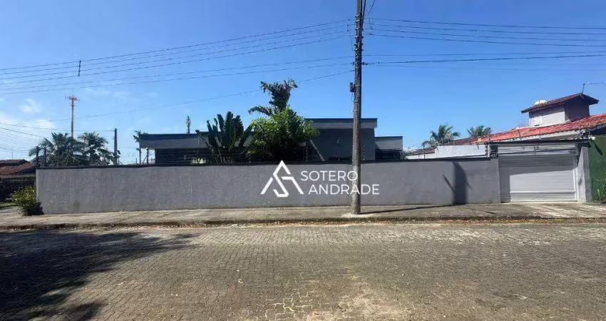 Casa de esquina com localização privilegiada na praia massaguaçu