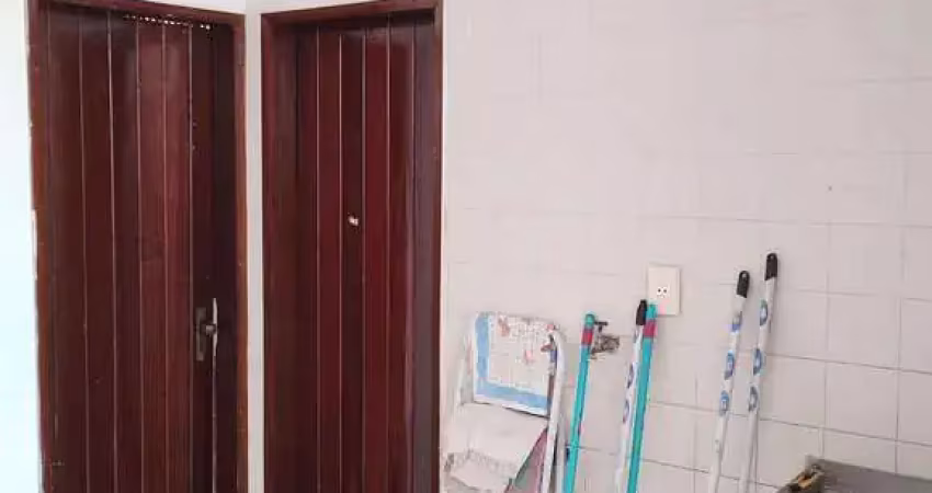 Casa para vender e alugar em rua pública, undefined , Maceió, undefined