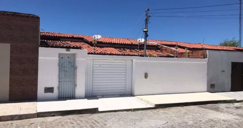 Casa à venda em rua pública, ARUANA, Aracaju, SE