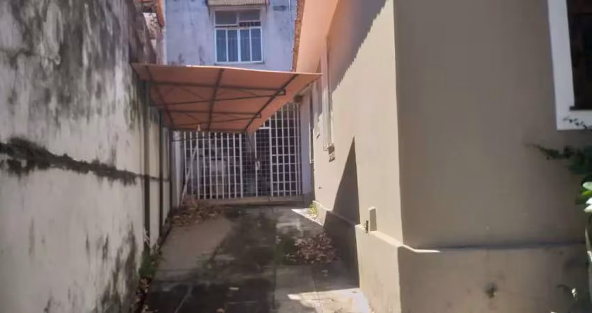 Casa para vender e alugar em rua pública, barris , salvador, ba