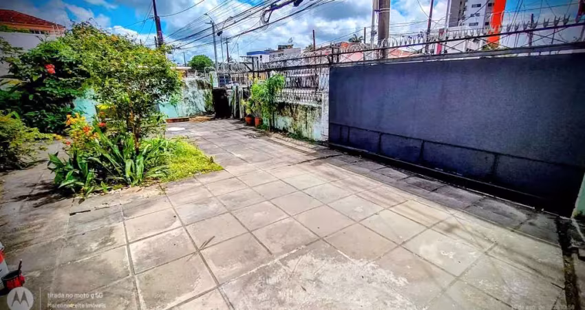 Casa à venda em rua pública, tamarineira , recife, pe