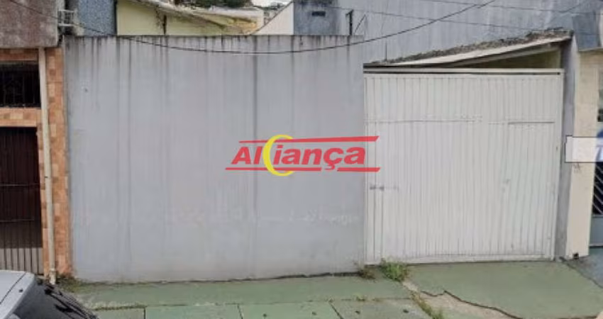 Casa comercial térrea com 3 salas, 6 vagas de garagem, cozinha, wc, para alugar, 90m² -