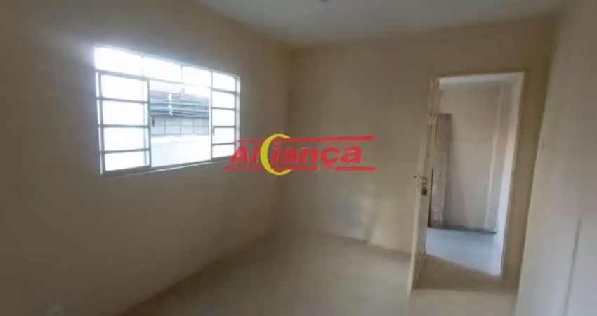 Casa para alugar com 2 quartos, sendo um quarto aos fundos, vila moreira -guarulhos por r$: 2.000,00