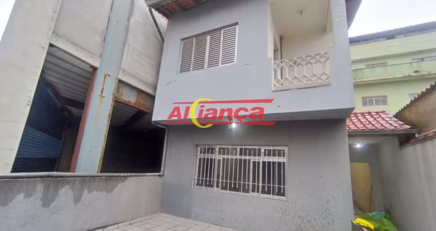 Sobrado para alugar 3 quartos, sendo 1 suíte e 2 vagas, 125m², Parque Continental Ii - R$ 2.800,00