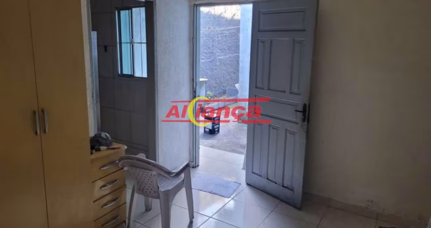 CASA COM 01 QUARTO, 25M², JARDIM VILA GALVÃO - GUARULHOS/SP POR R$ 1.110,00