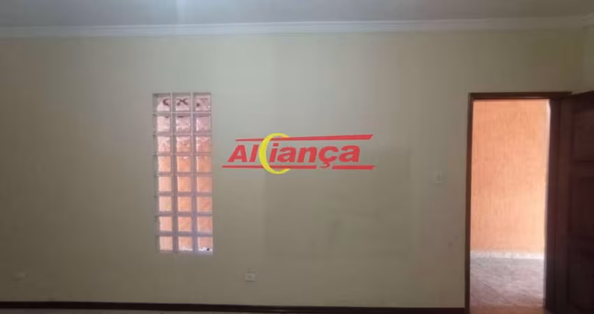 Sobrado para alugar com 3 quartos, 1 suite, 2 vagas- PQ. Continental I - Guarulhos por R$ 3.300,00