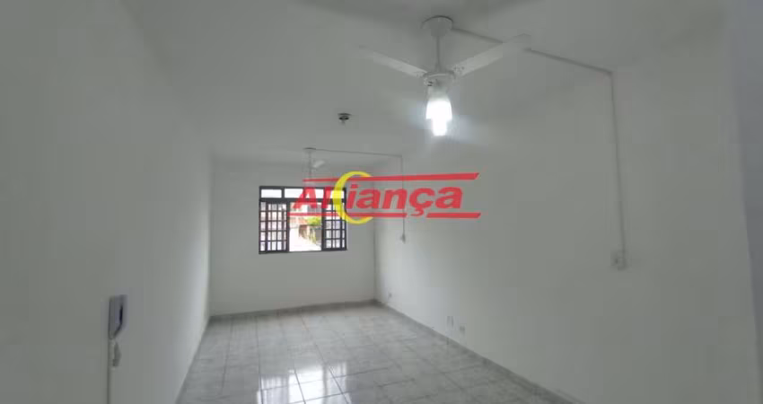 Sala para alugar, 31 m²  - Cocaia - Guarulhos/SP - por R$ 775,00